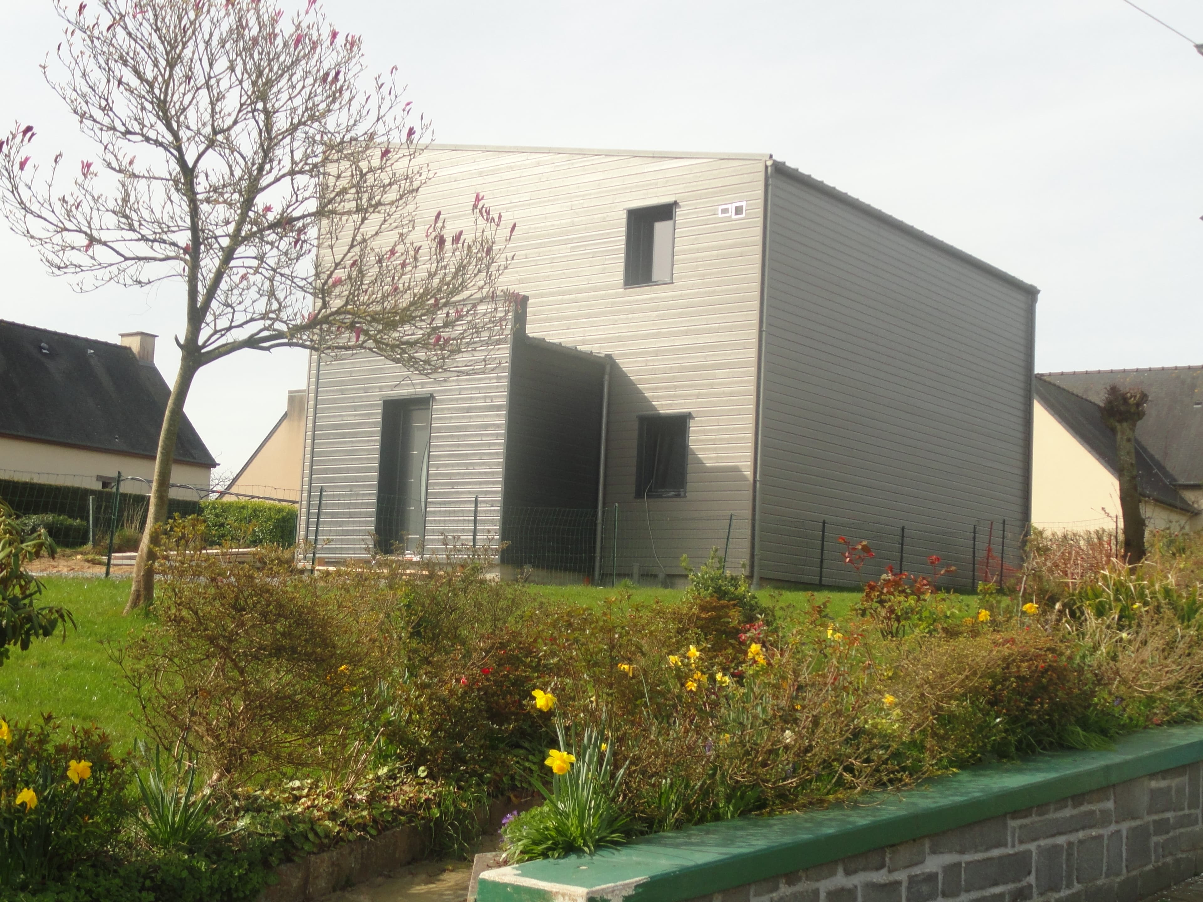 Construction de maison moderne ossature bois